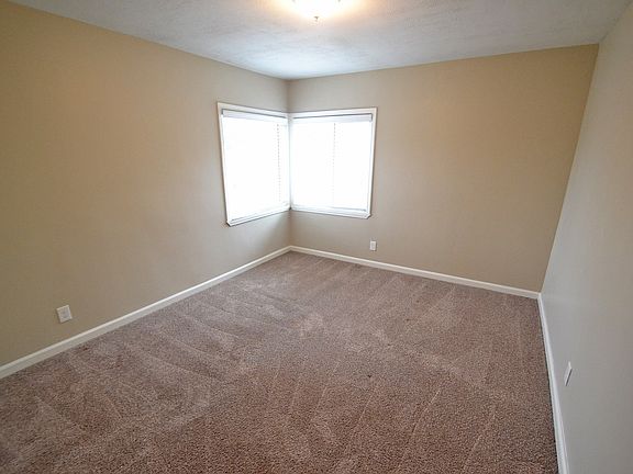 5th image of 13713 Busby Dr