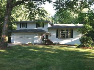 26329 Hickory Ln, Olmsted Falls, OH