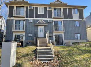 412 S Dodge St APT 9, Iowa City, IA 52240