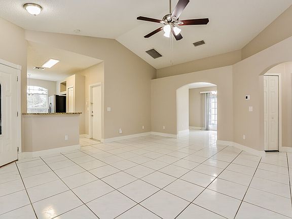 3rd image of 245 Briar Bay Cir
