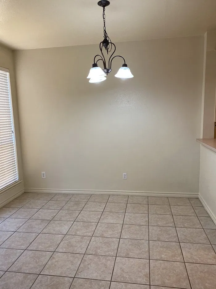 3 bed, 2.5 bath, 1392 sqft, $1,895 — Photo 3