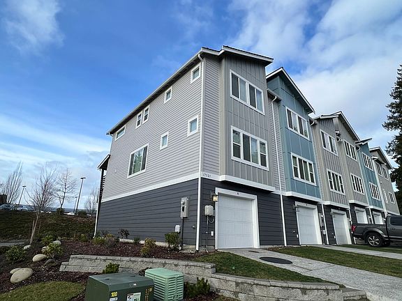 3rd image of 17521 110th Avenue Ct E #A