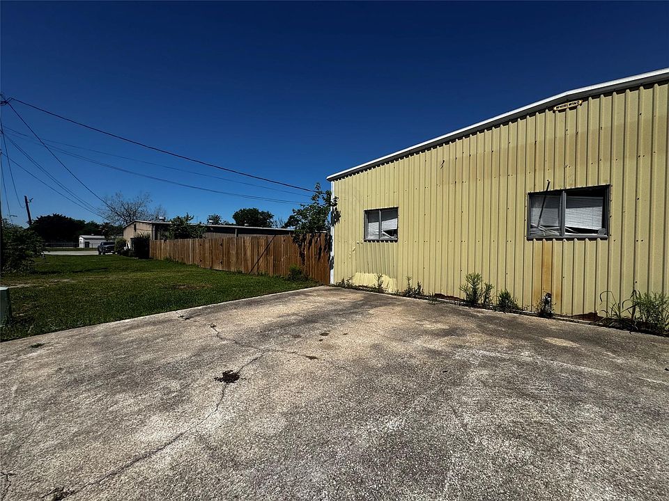1st image of 516 Cedar Bayou Rd