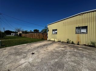 516 Cedar Bayou Rd, Baytown, TX 77520