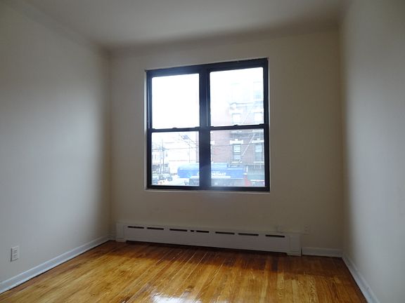 2nd image of 4321 25th Ave #2