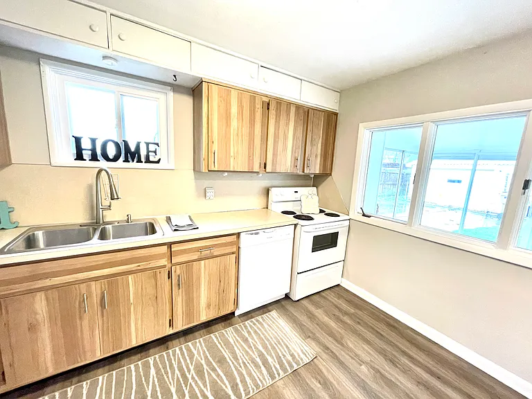 1740 Hanover St — Photo 17