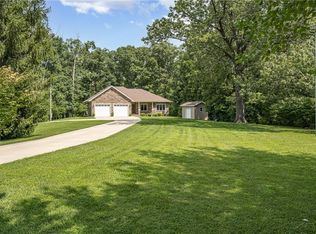 14842 N 19th Ave, Effingham, IL 62401