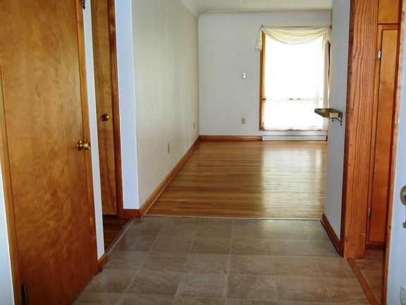 2nd image of 1356 Conneaut Ave