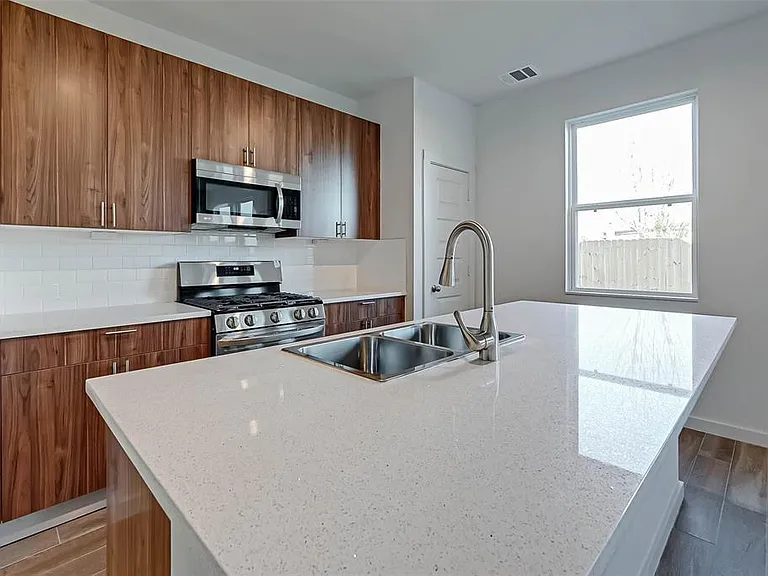 3510 Contempo Dr — Photo 10