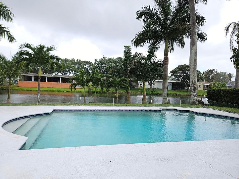 1st image of 8954 SW 52nd Court