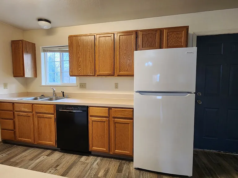 4104 Hillview Way — Photo 5