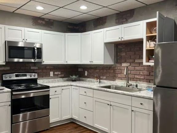 3rd image of 175 E Dogwood St #G