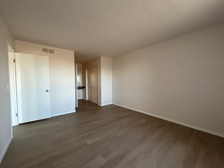 420 N 64th St #212 — Photo 5