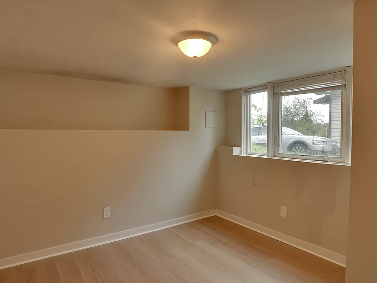 2718 E Fir St — Photo 14