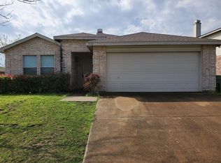 950 Medina Dr, Arlington, TX 76017