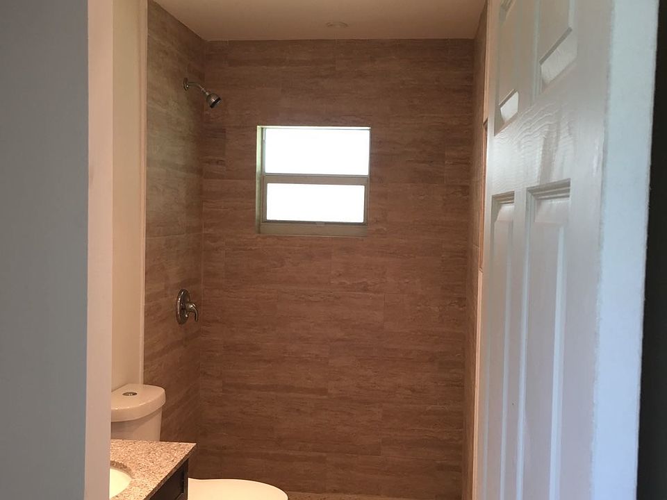 2nd image of 855 NE 126th St