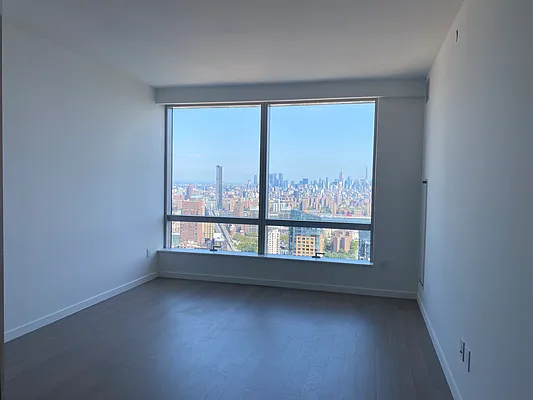 Rented by The Ariel Group Realty Corp | media 18