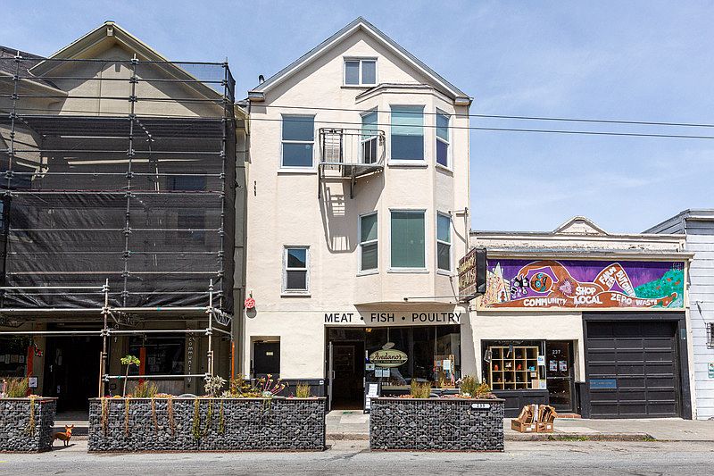 1st image of 235 Cortland Ave #C