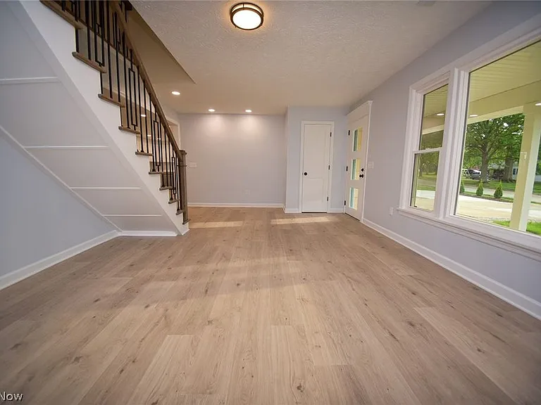263 Cardinal Dr — Photo 6
