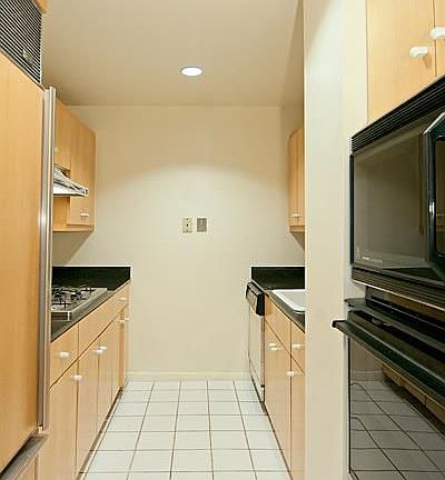 4th image of 160 W 66th St APT 40D