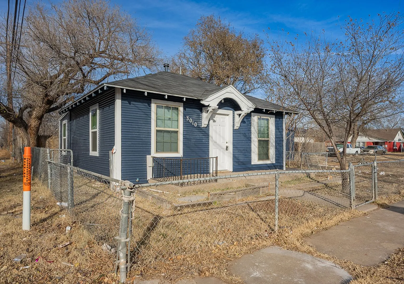 2 bed 1 bath + laundry — Photo 4