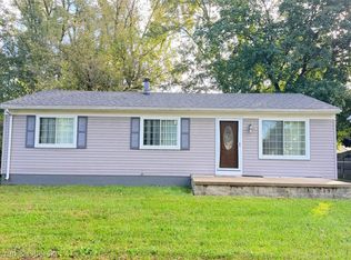 15559 Orchard St, Romulus, MI 48174
