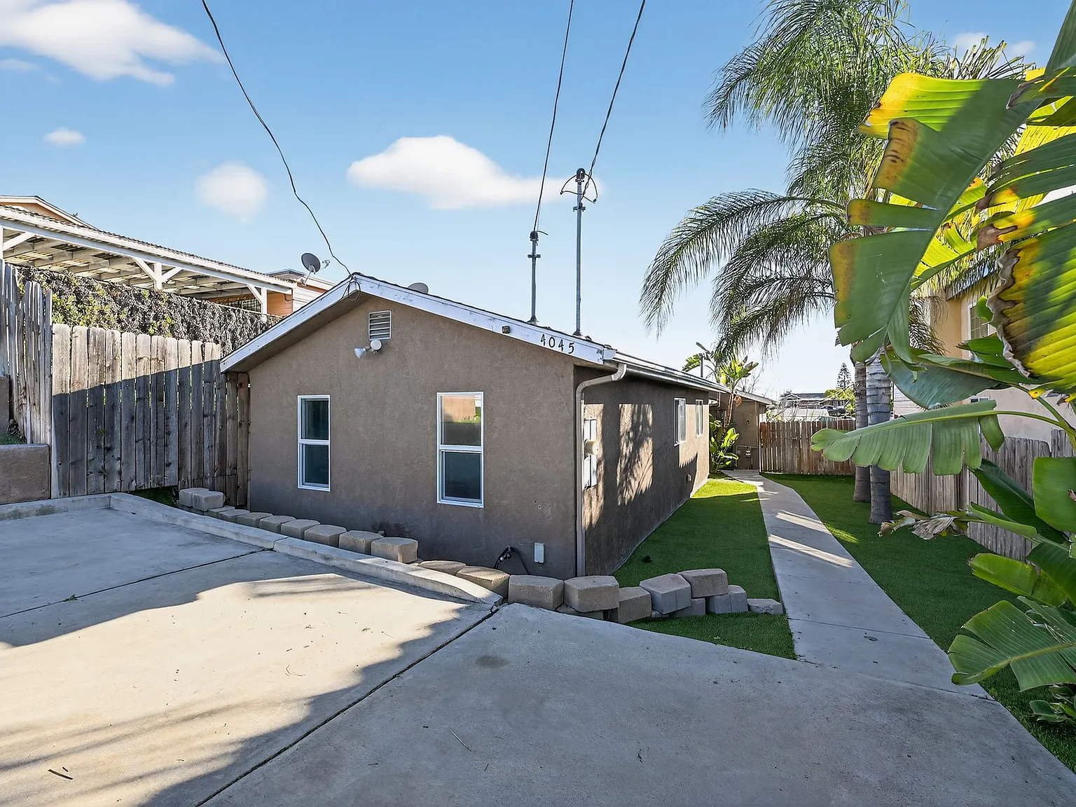 3 bed, 1176 sqft, $6,500 — Photo 1