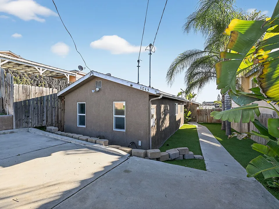 4045 C St