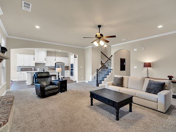 5th image of 441 Lake Park Dr
