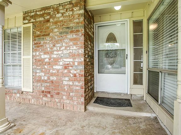 3rd image of 7506 Leafy Hollow Ct