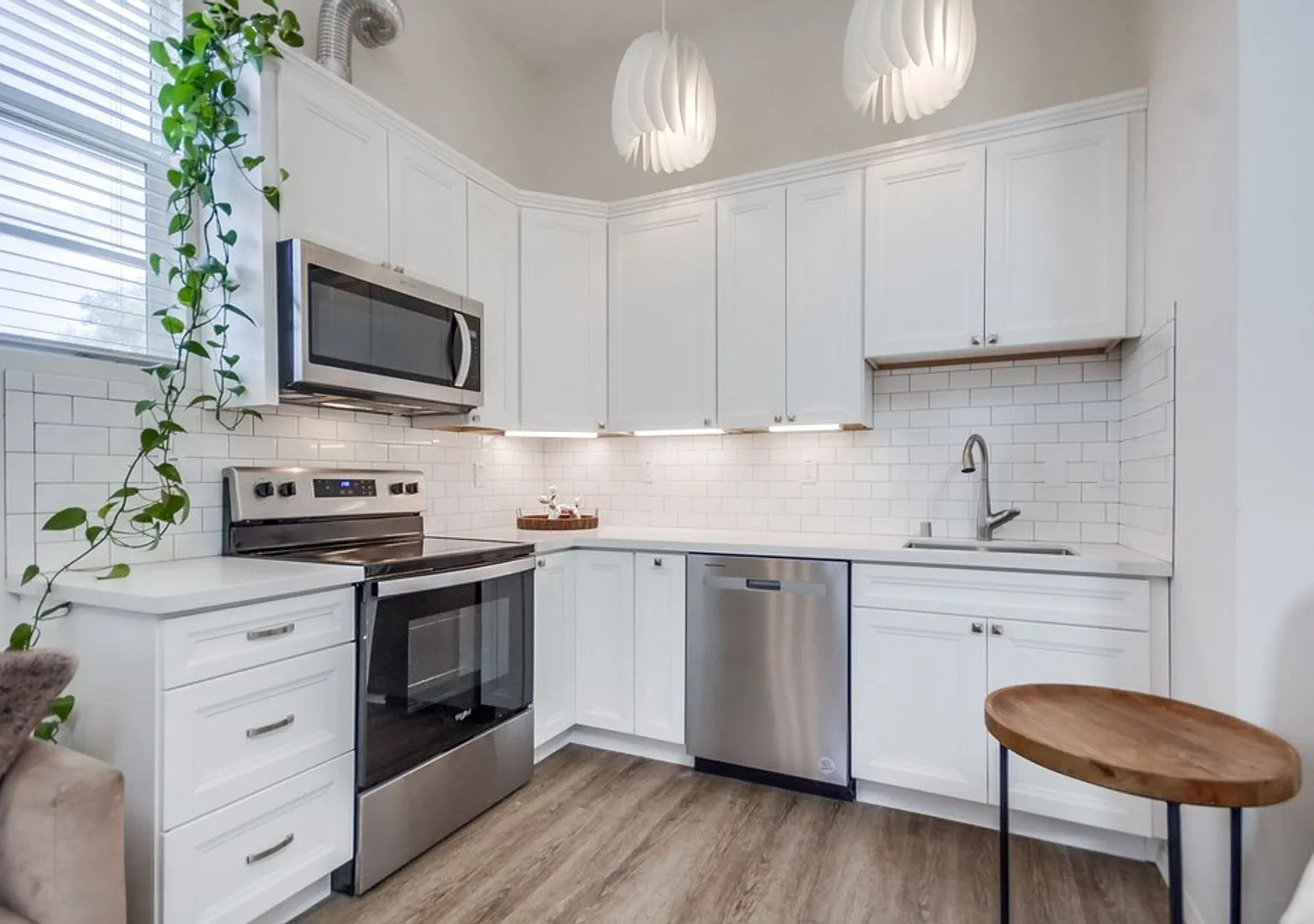 Mohawk Street Duplex — Photo 3