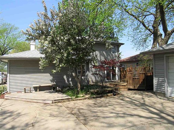 2nd image of 3112 Carlton Dr