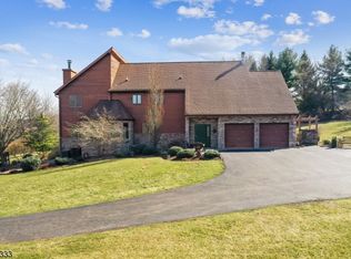 393 Pleasant Run Rd, Neshanic Station, NJ 08853