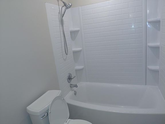 5th image of 34 Vincent Dr