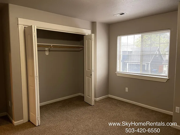 282 Laurine St NE — Photo 15
