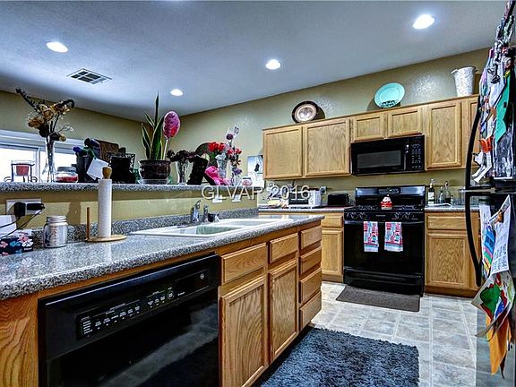 3rd image of 5410 Royal Yacht Way