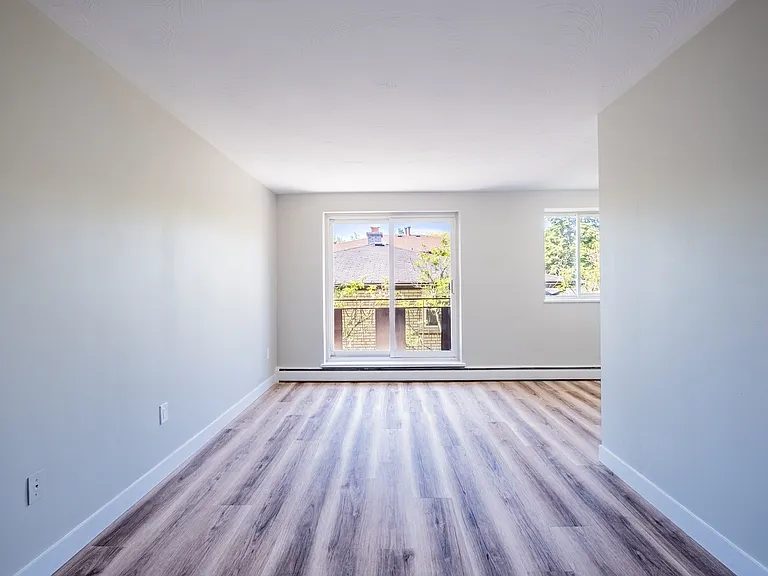 17 Cloverdale Ave #3 — Photo 12