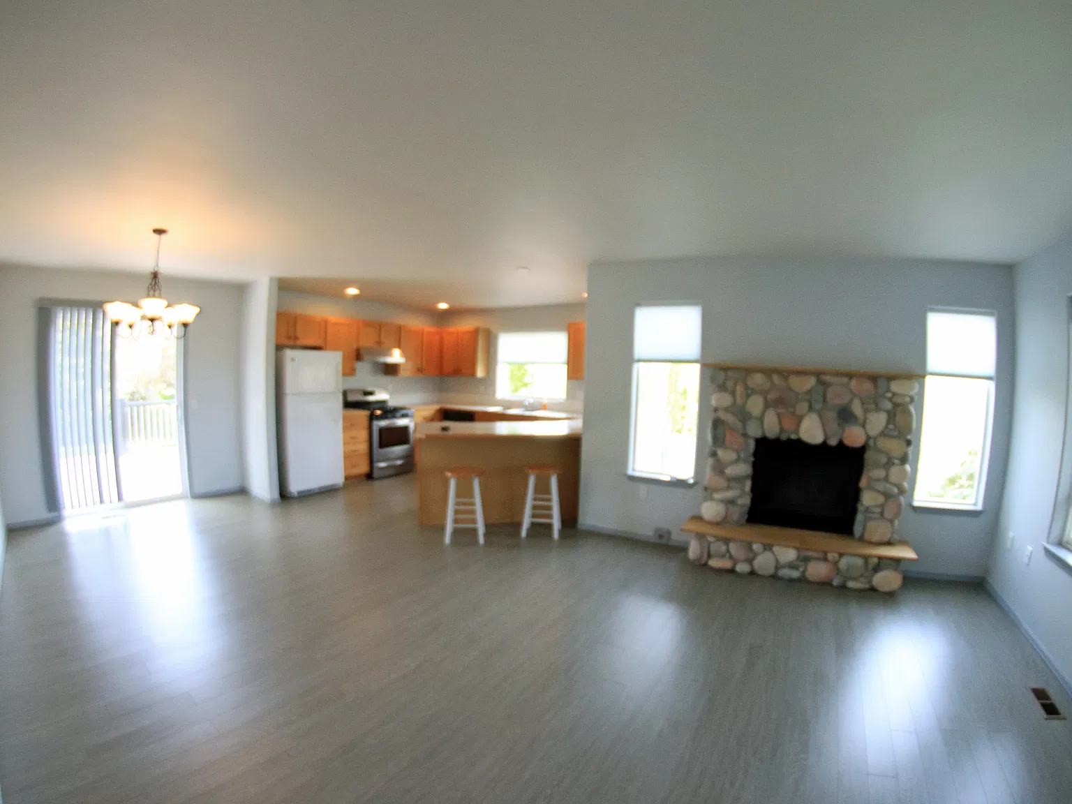 3 bed, 1266 sqft, $2,500 — Photo 4