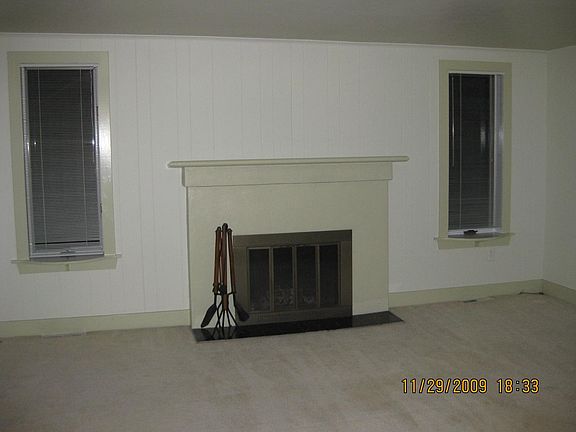 Living Rm w/Fire Place