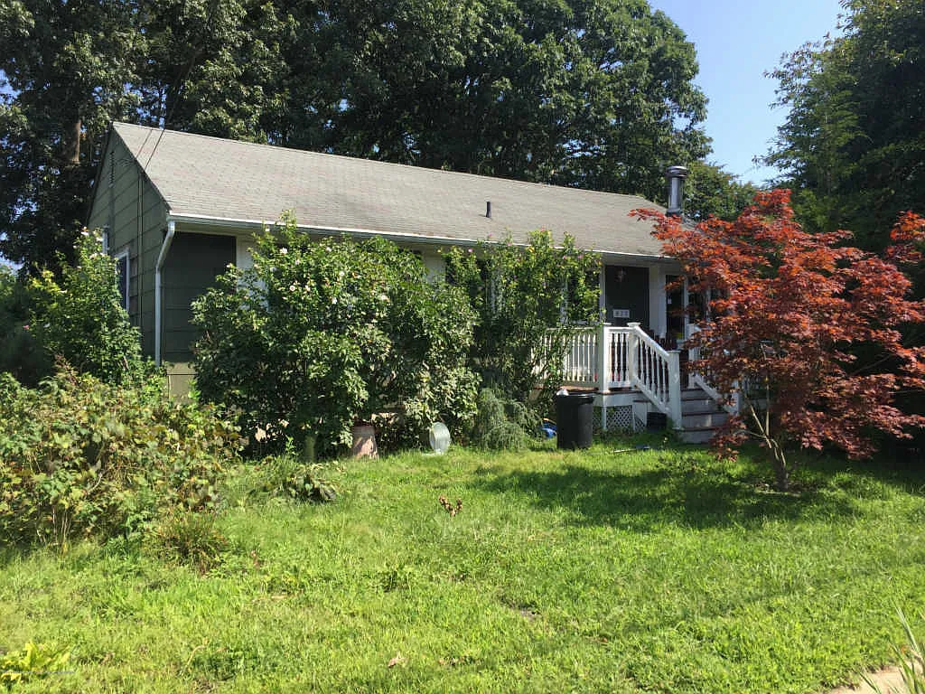 825 Woodwild Dr photo 1