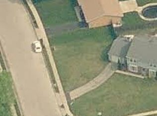 122 Saint Moritz Dr, Sicklerville, NJ 08081