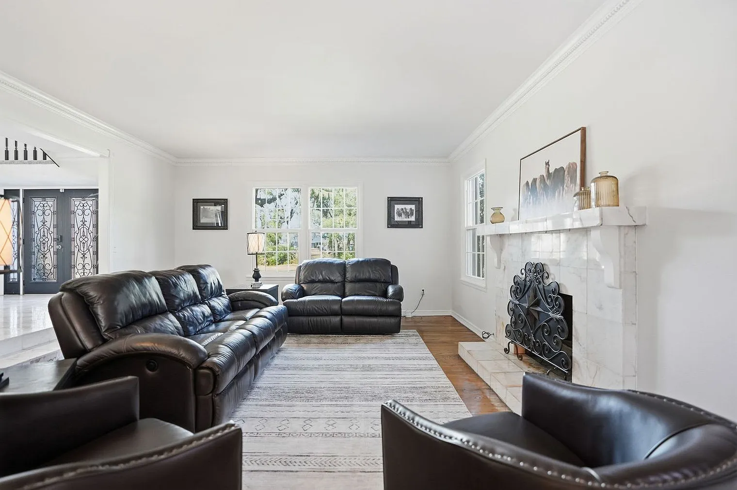 5 bed, 4.0 bath, 5564 sqft, $23,283 — Photo 3