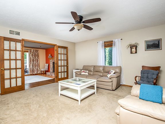 3rd image of 6473 Barrick Dr