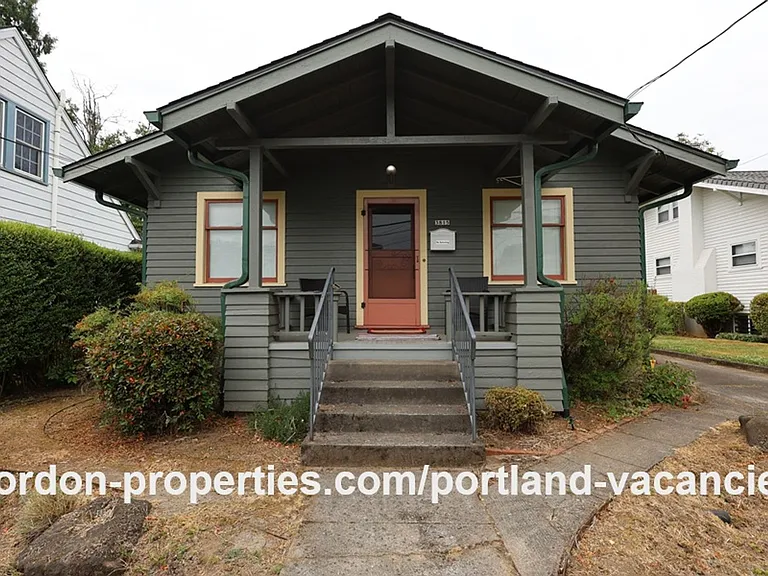 3815 SE 11th Ave — Photo 1