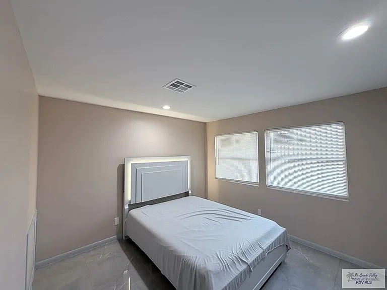 305 Calle Amistosa #L502 — Photo 13