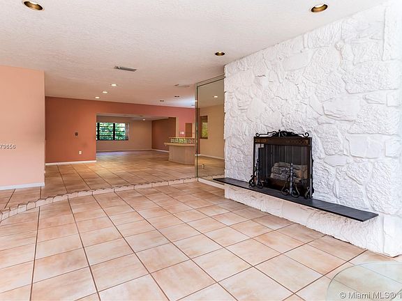 4th image of 13805 SW 74th Ct