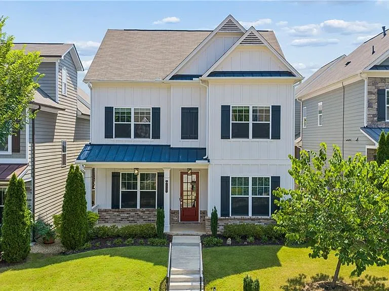 1821 Sanford Dr NW — Photo 2