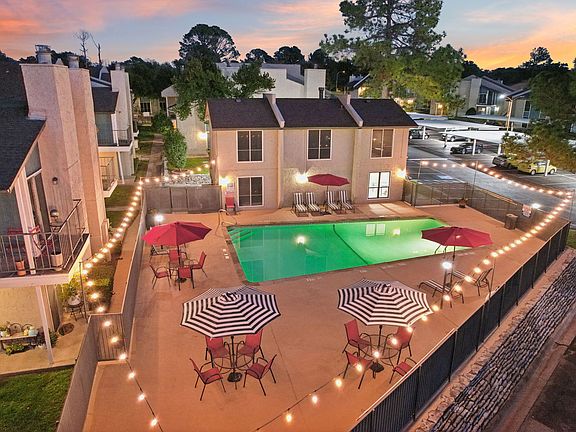 Hollyhills Apartments Denton TX- Pool View