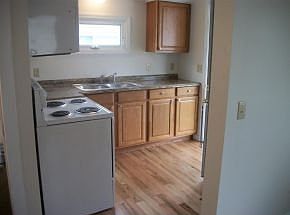 5th image of 76 N Harrison St