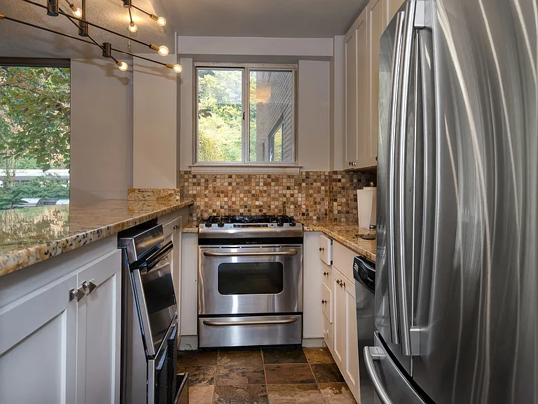 Rivercliff Estate Apartments in Little Rock, AR